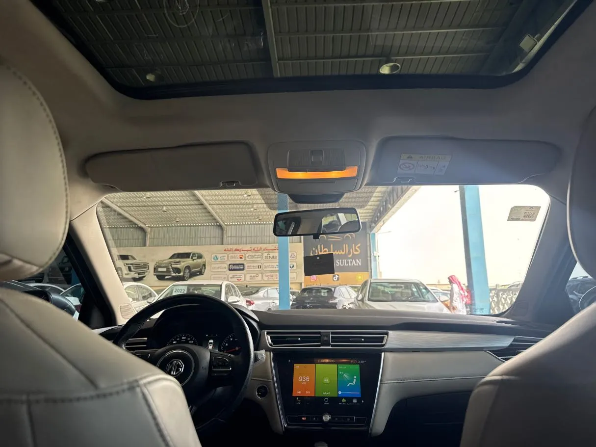 Car image 15