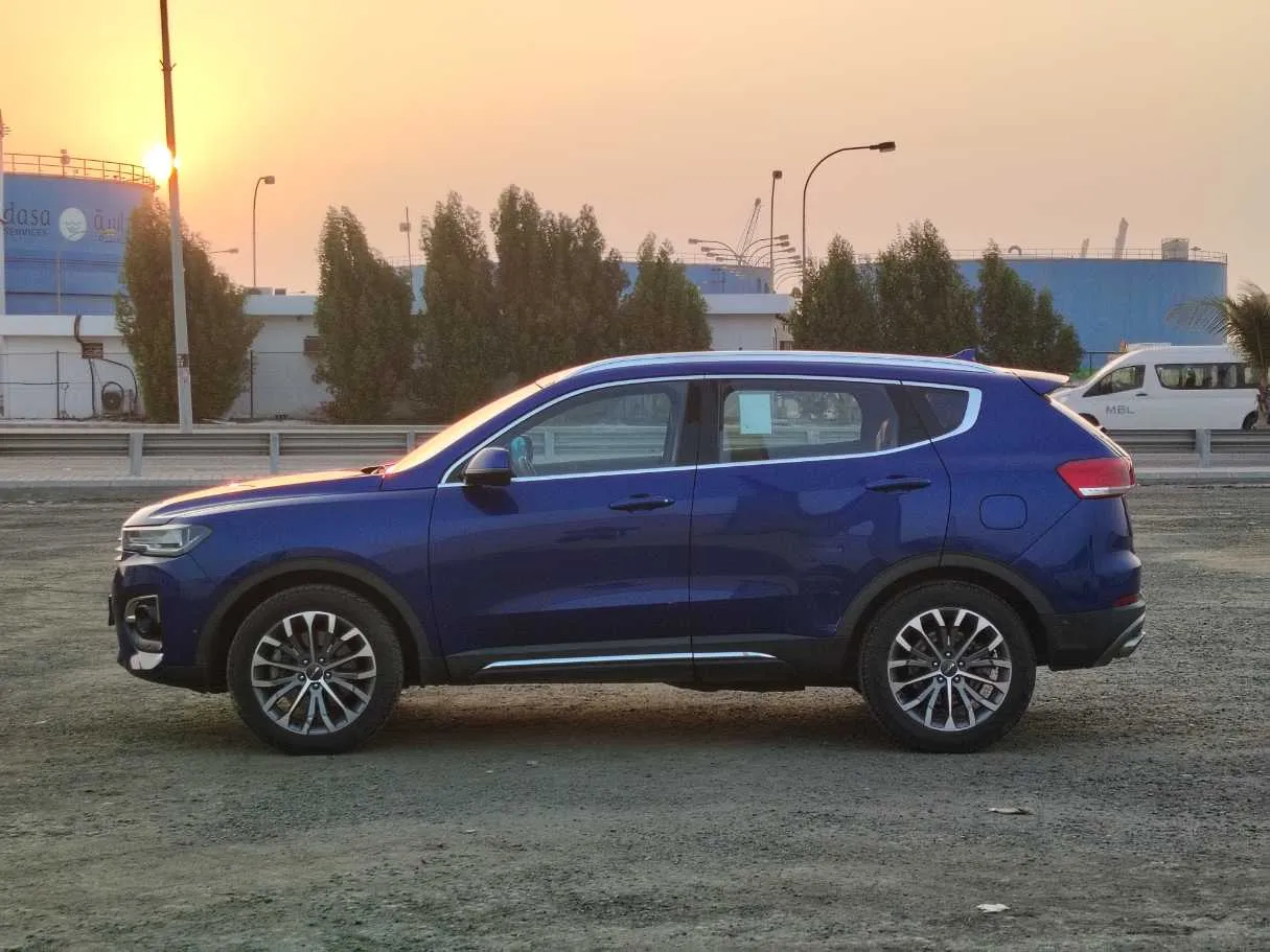 Car image 8