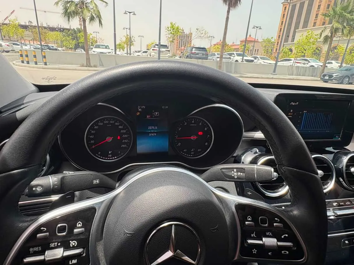 Car image 32