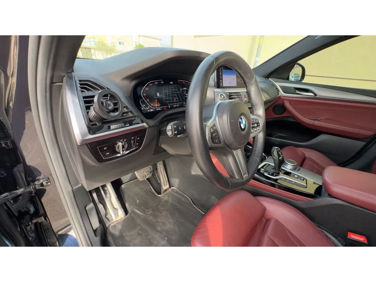 Car image 10