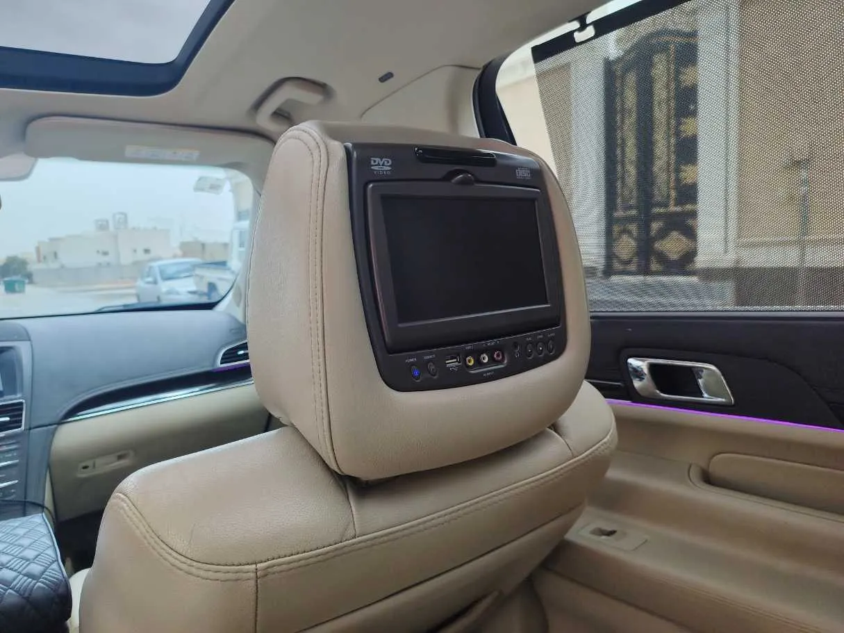 Car image 29