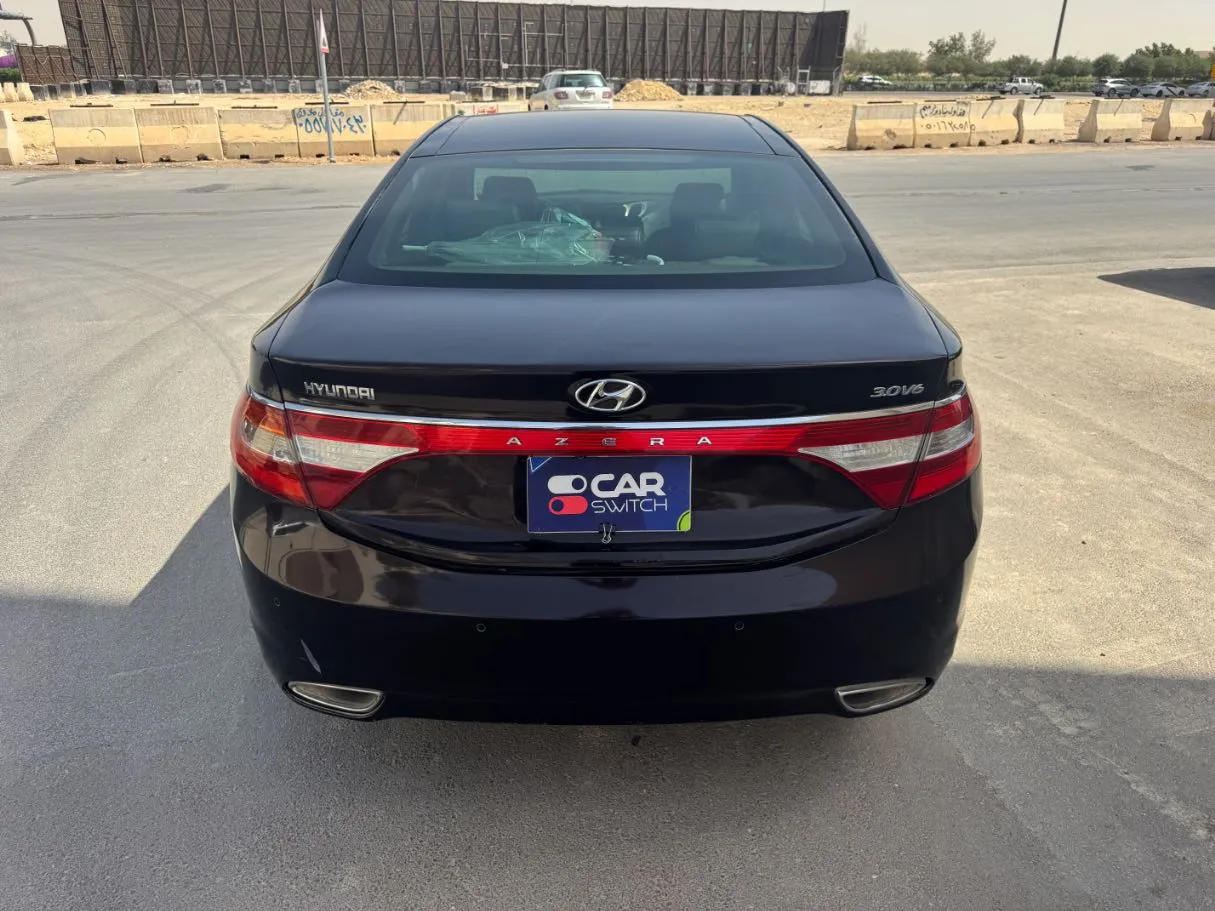 Car image 6