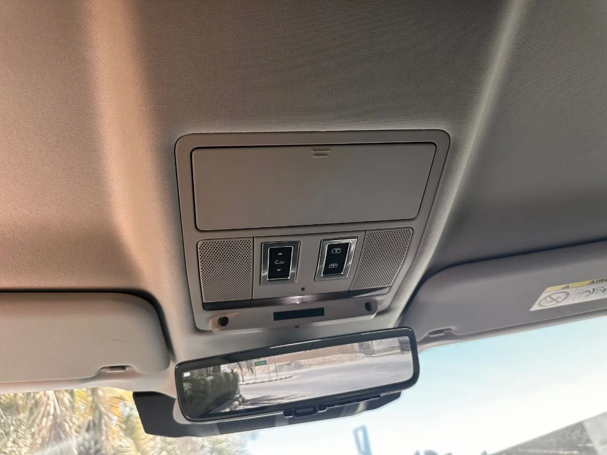 Car image 28