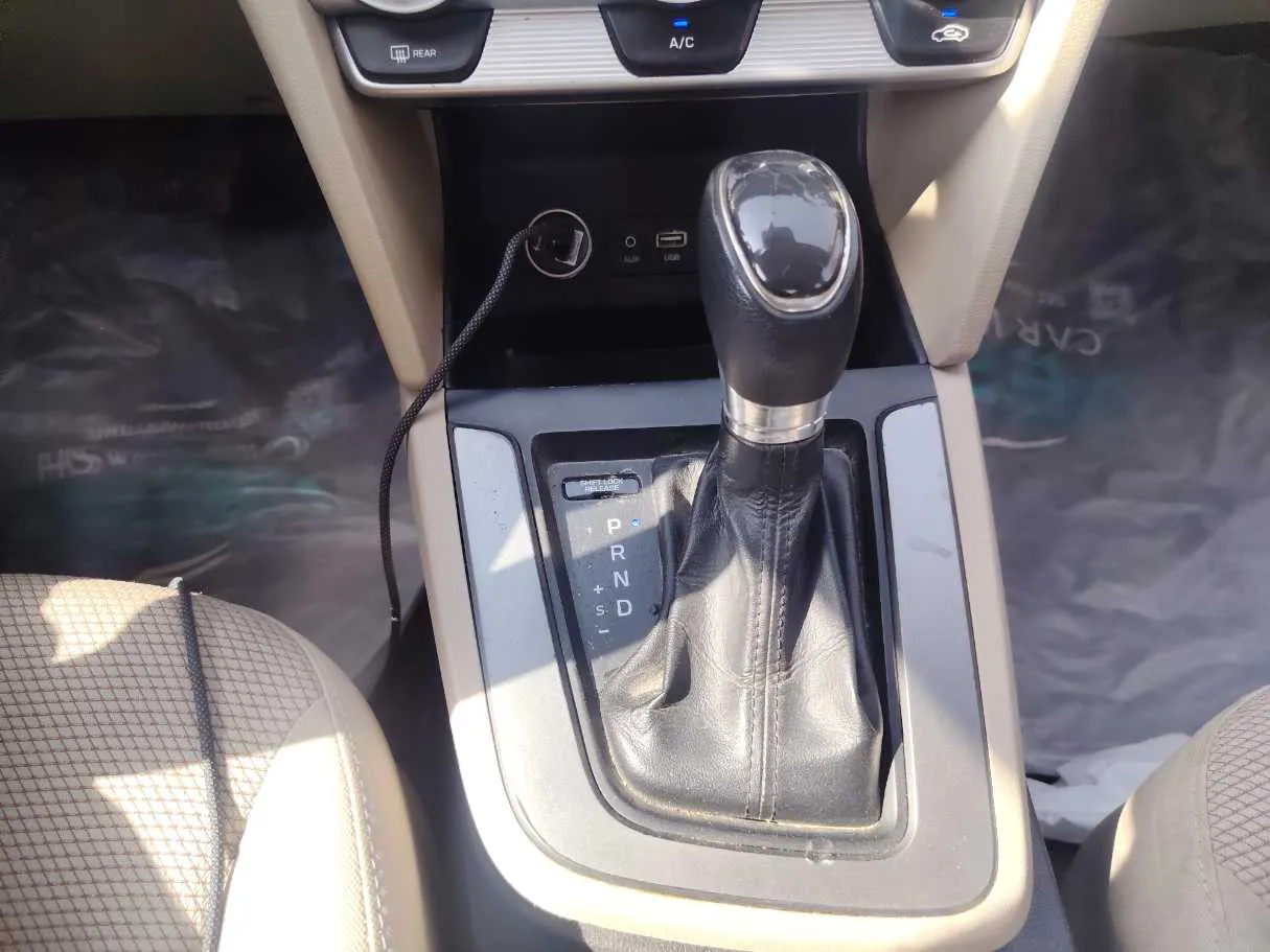 Car image 21