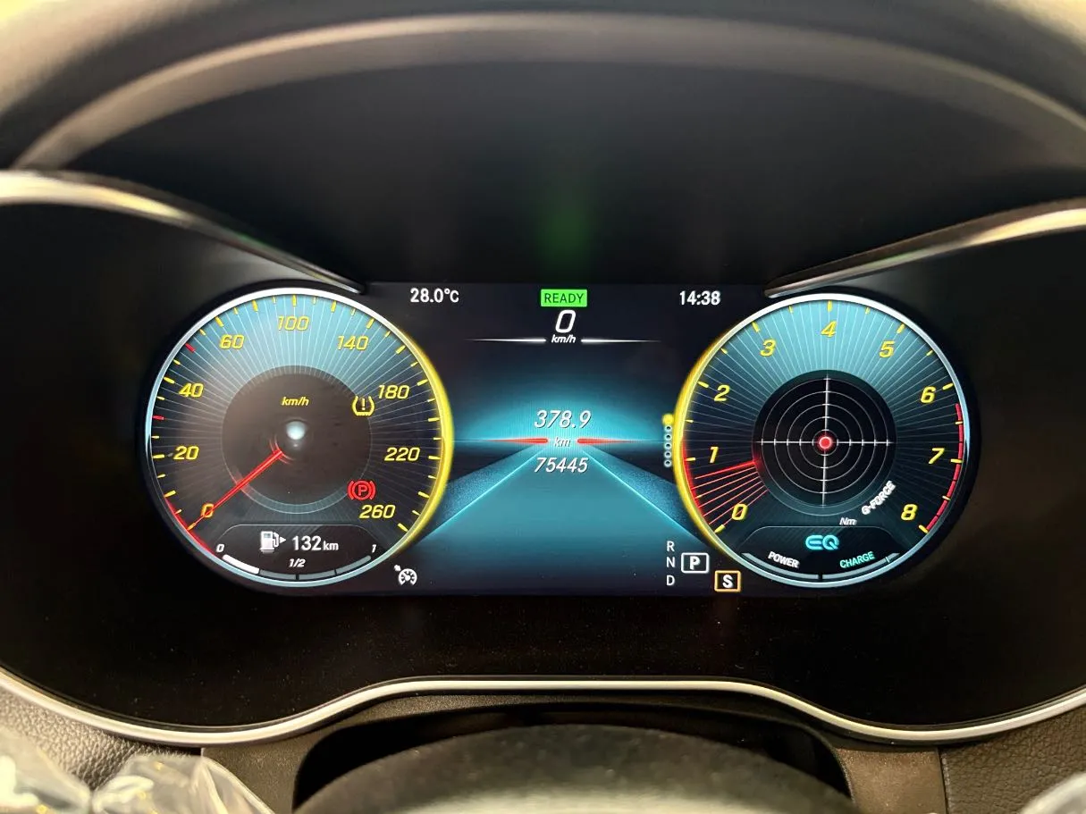 Car image 24