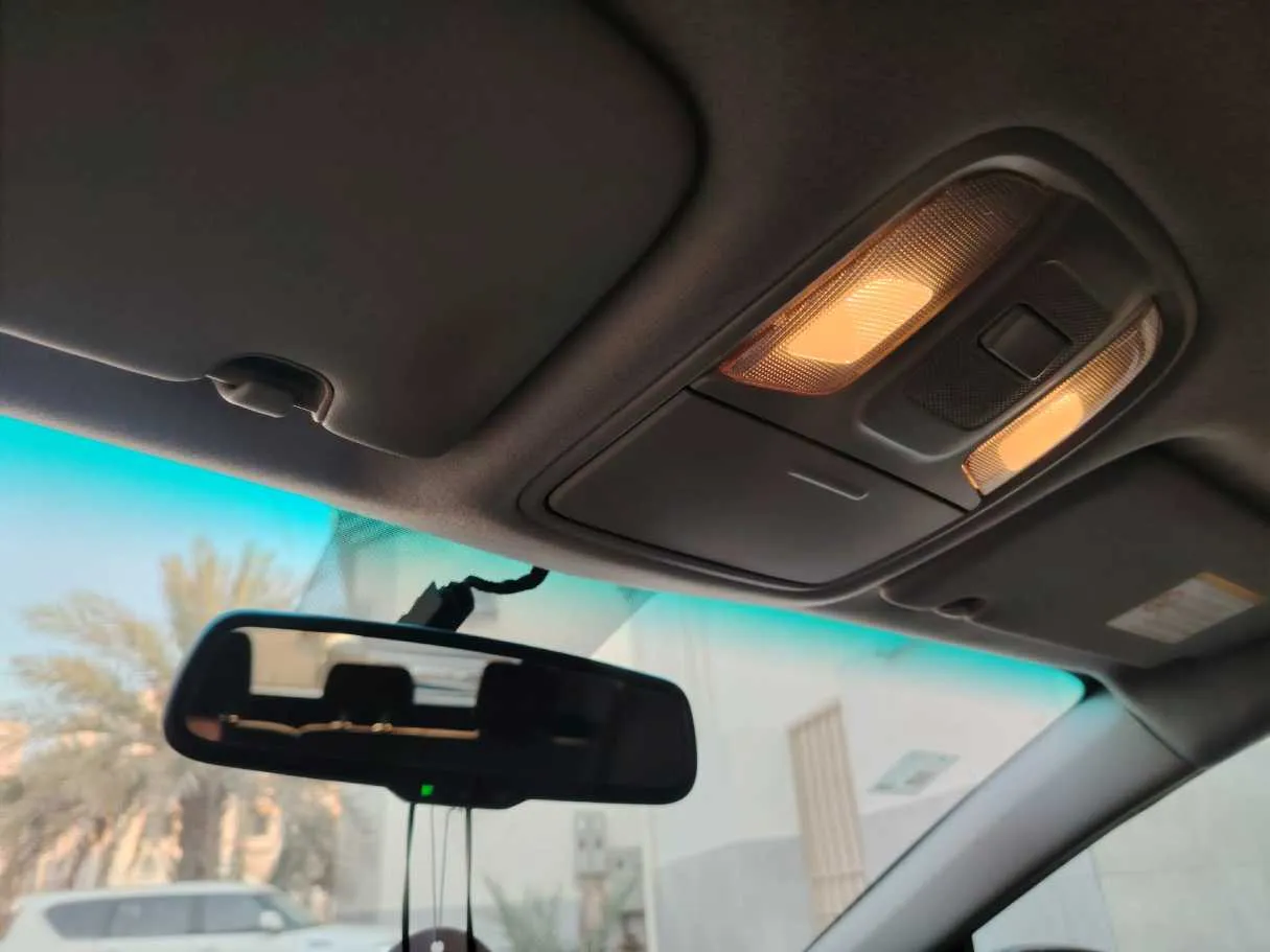 Car image 36