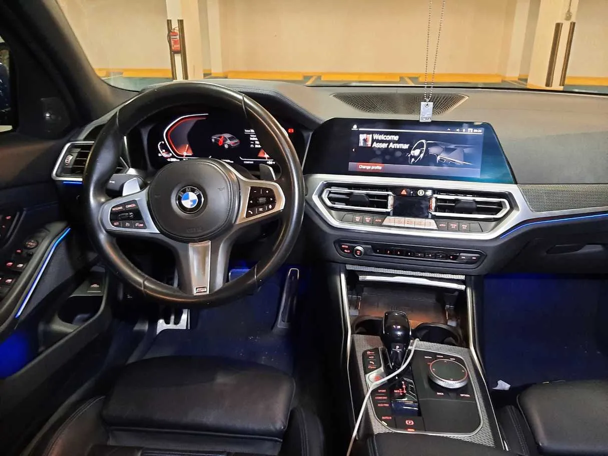 Car image 16