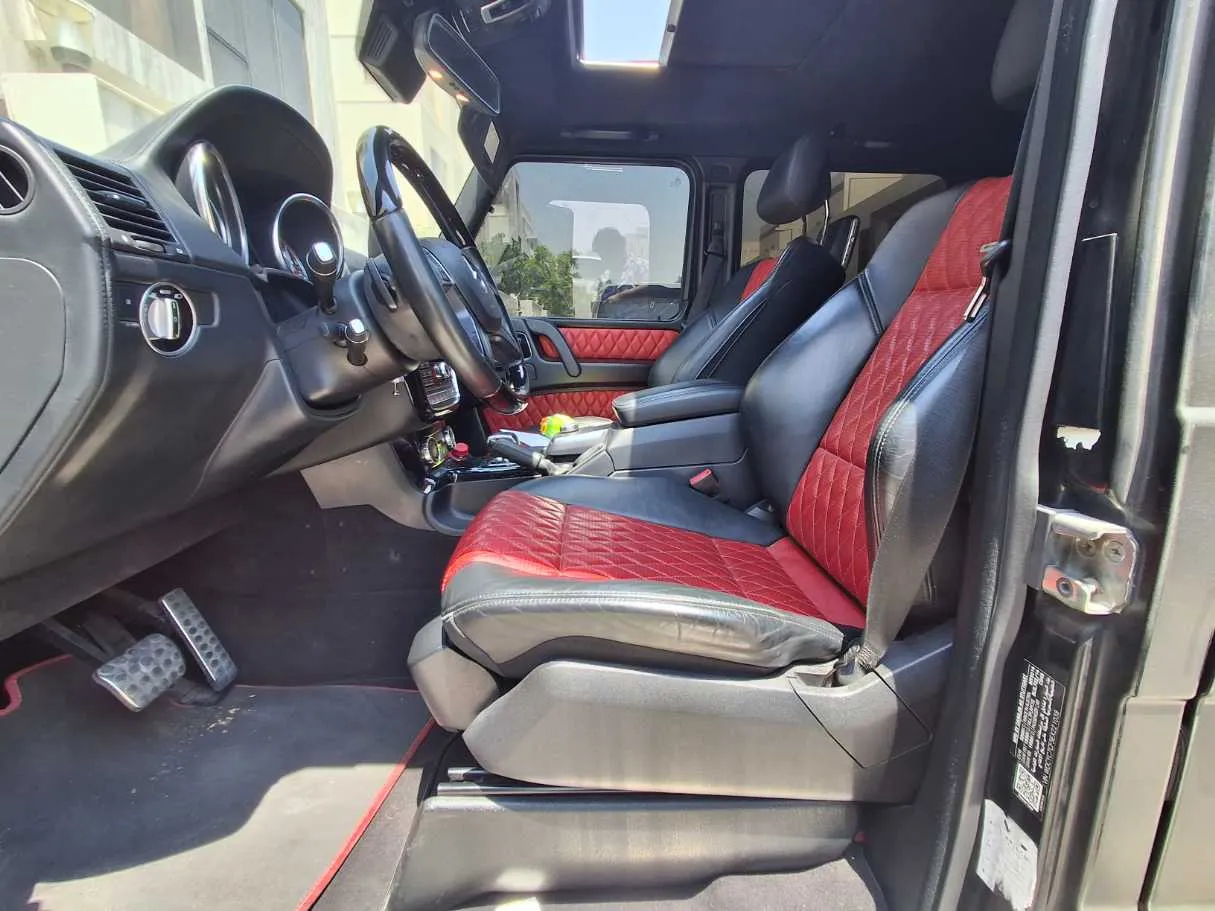 Car image 9