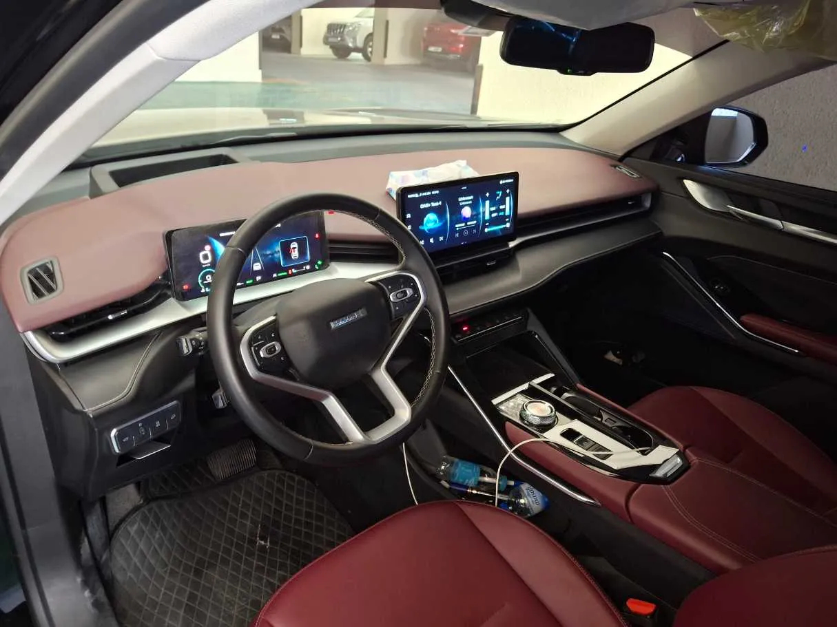 Car image 11