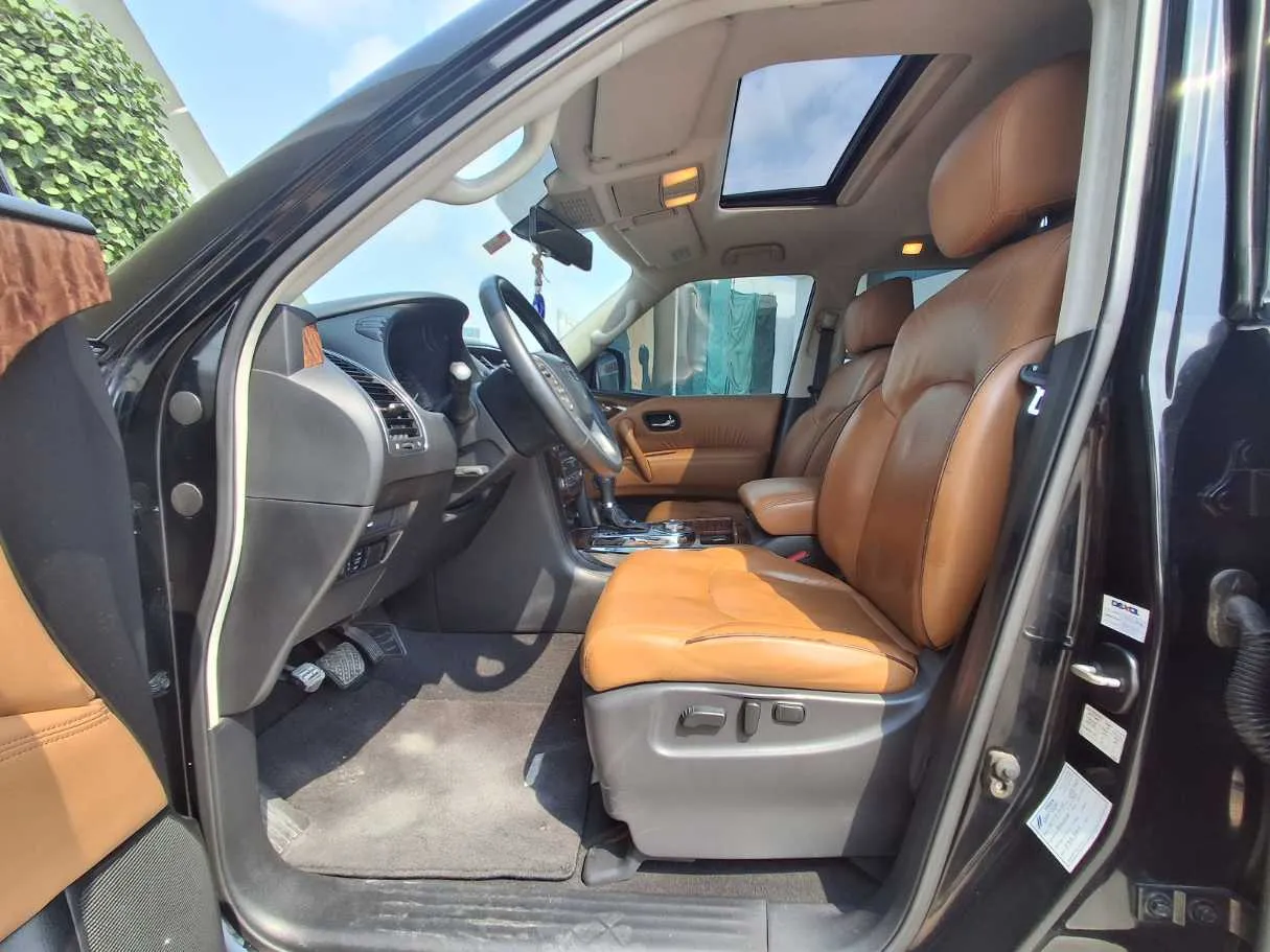 Car image 12