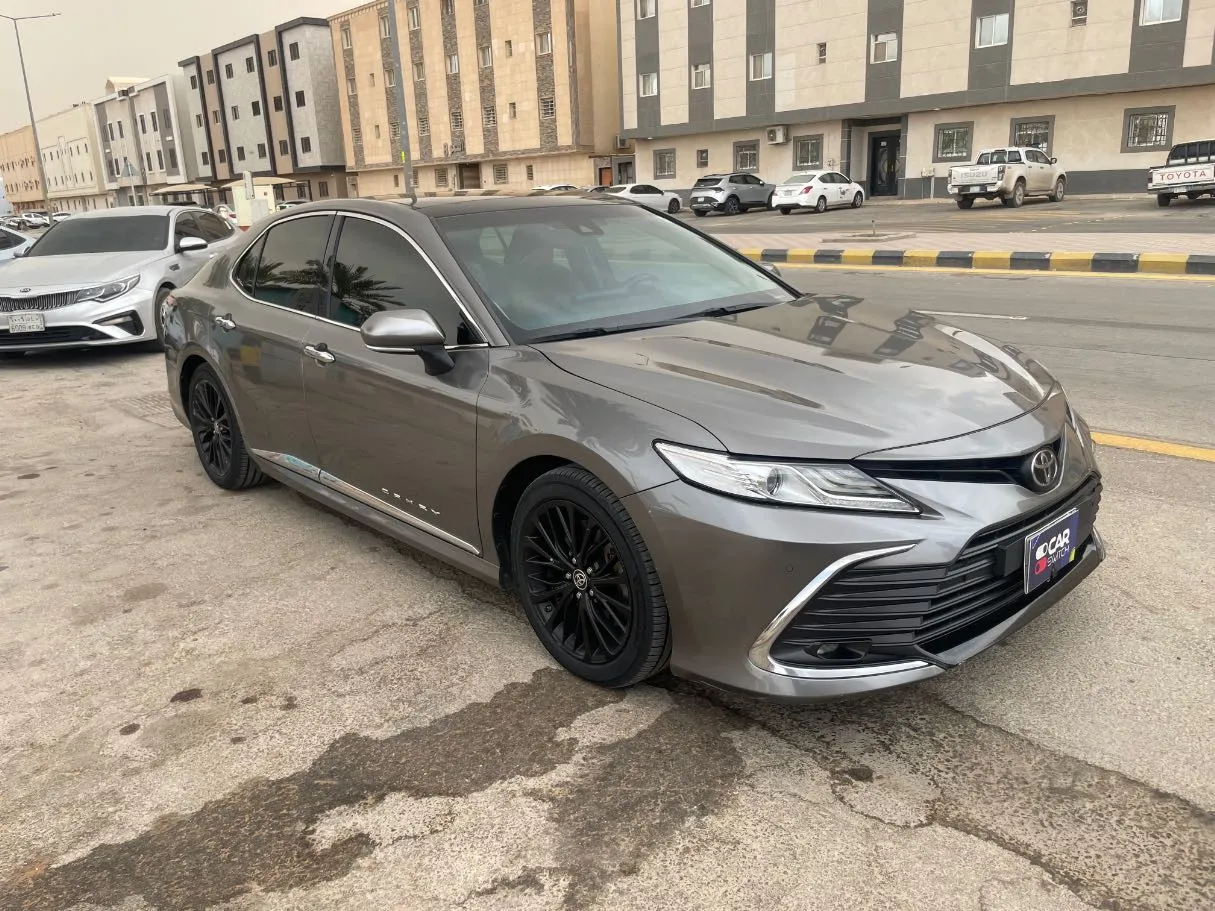 Car image 3