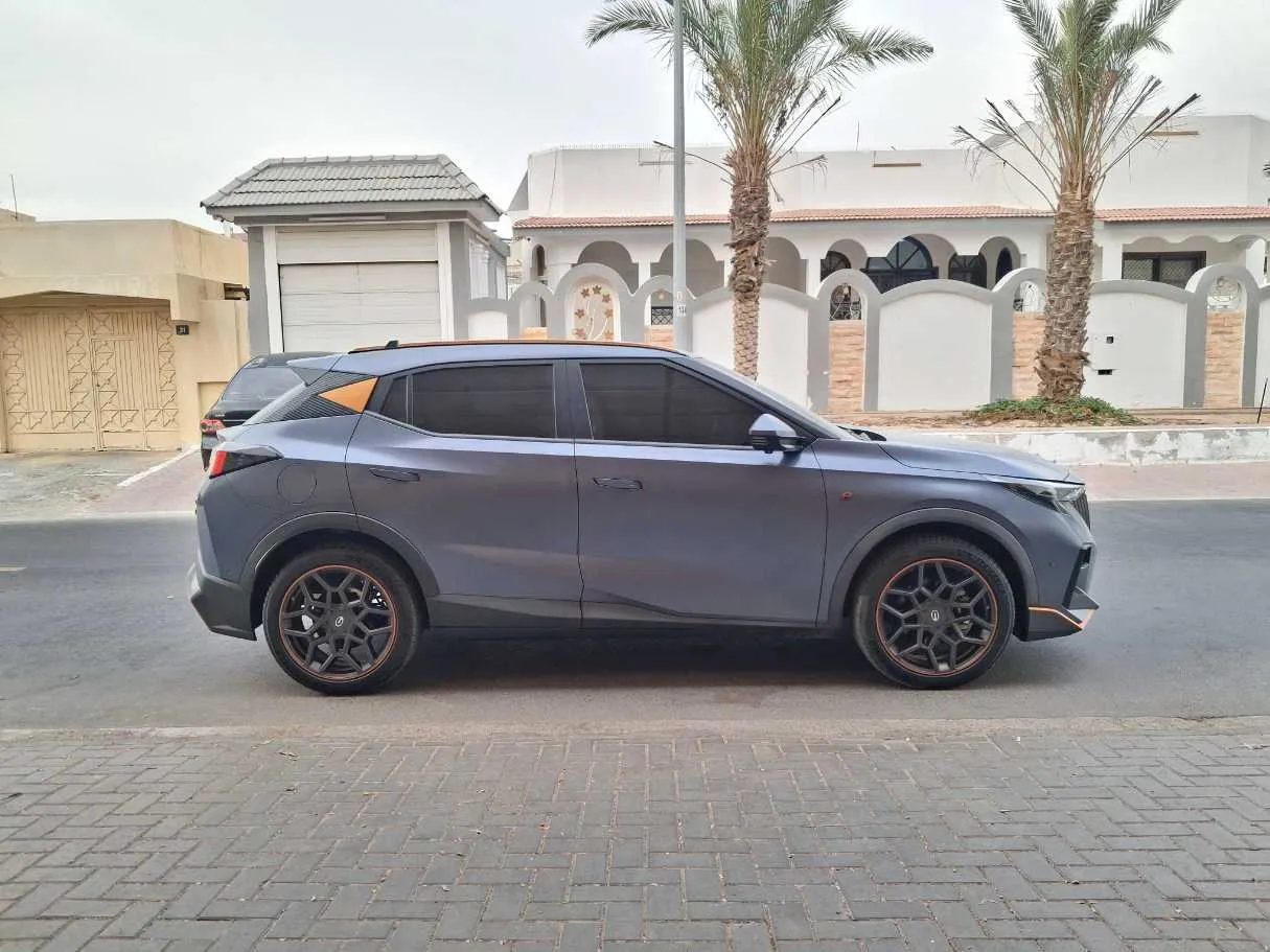 Car image 8