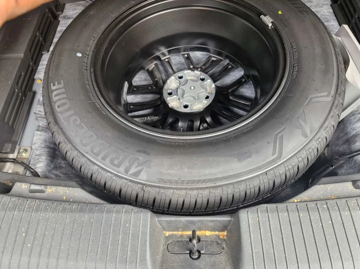 Car image 22