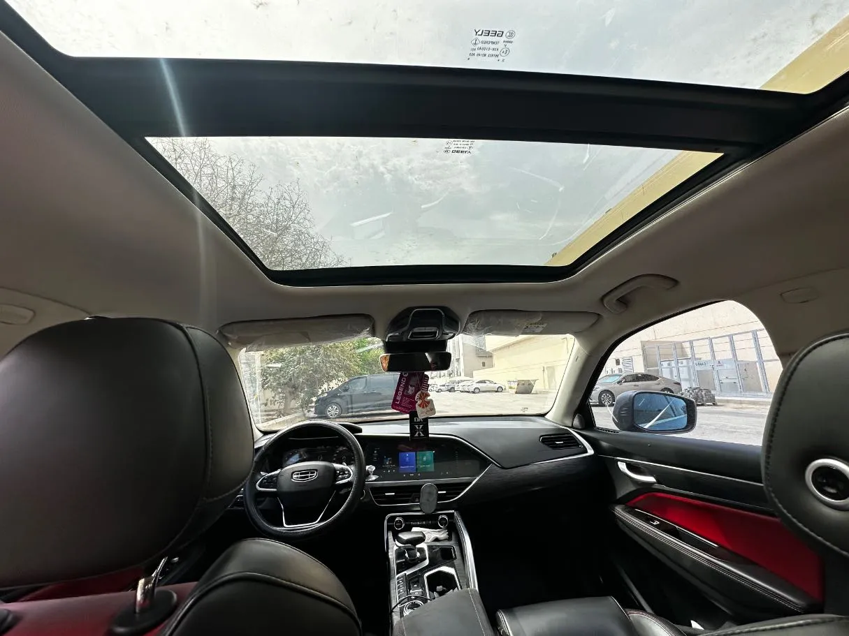 Car image 13