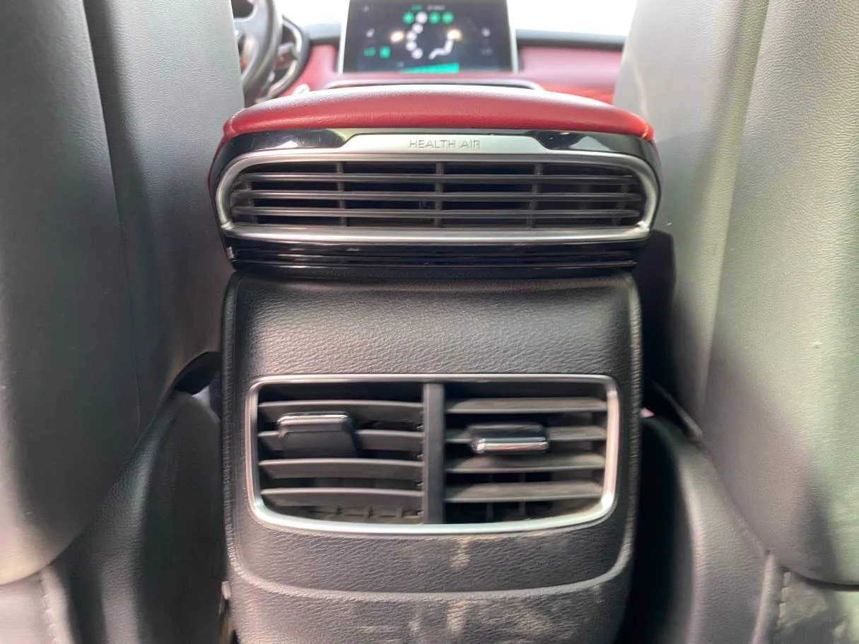 Car image 28