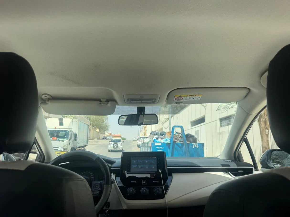 Car image 14