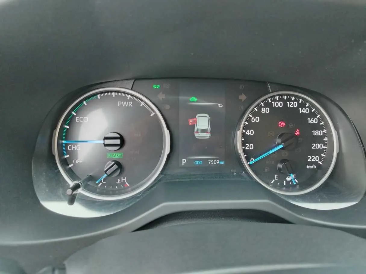 Car image 26