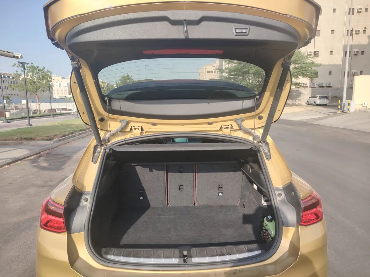 Car image 24