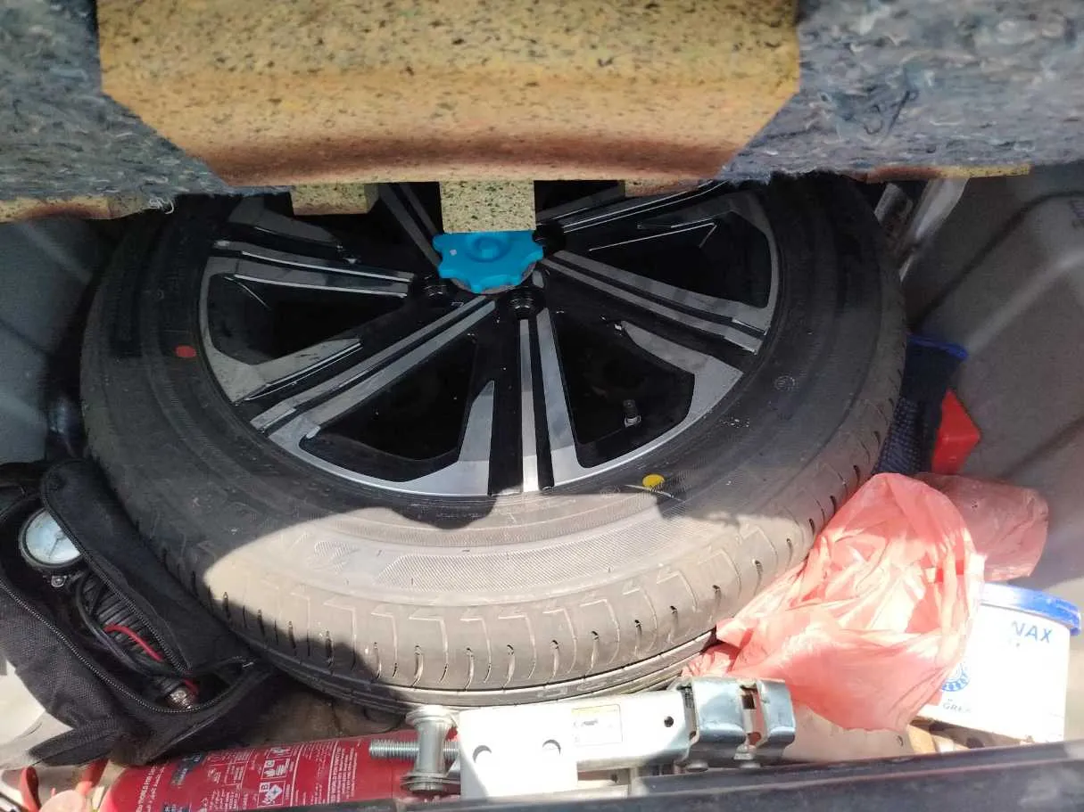 Car image 39