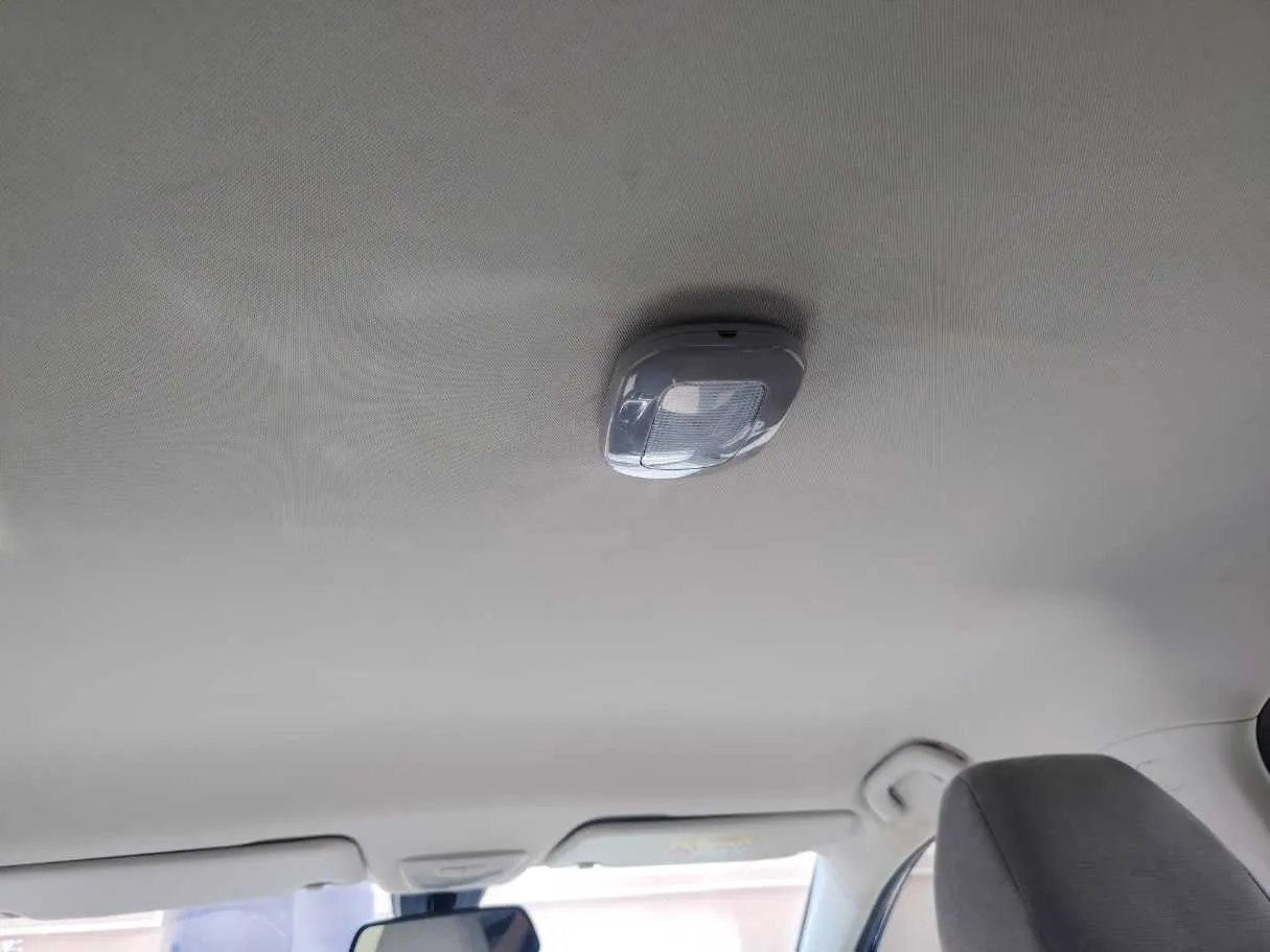 Car image 27
