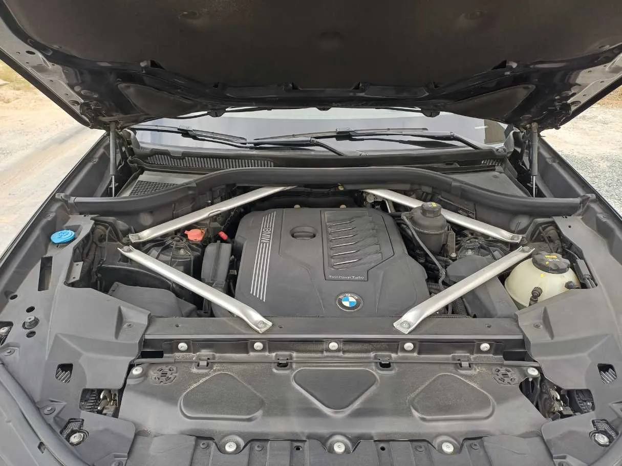 Car image 26