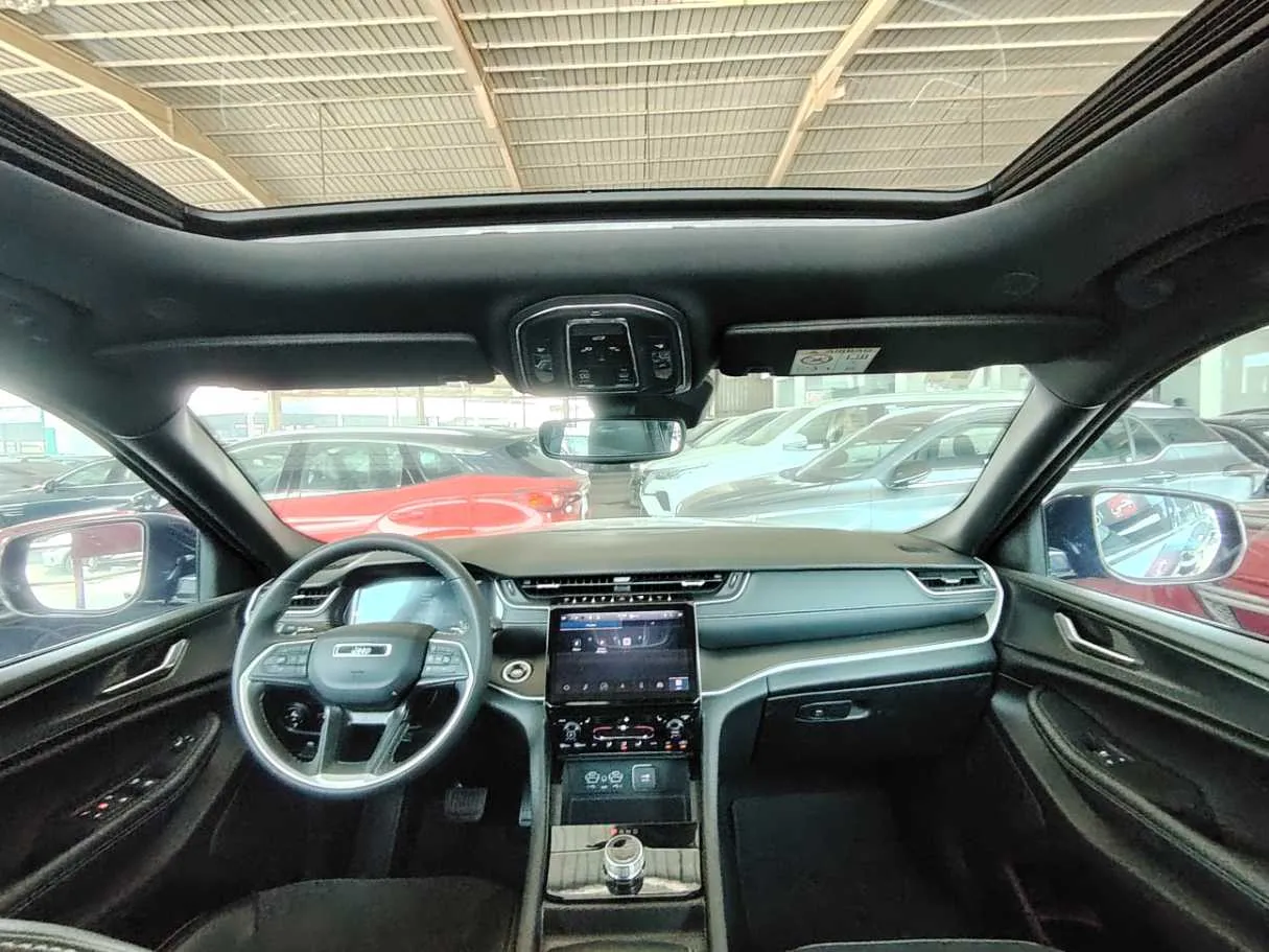 Car image 22
