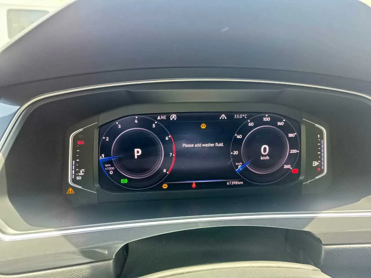 Car image 24