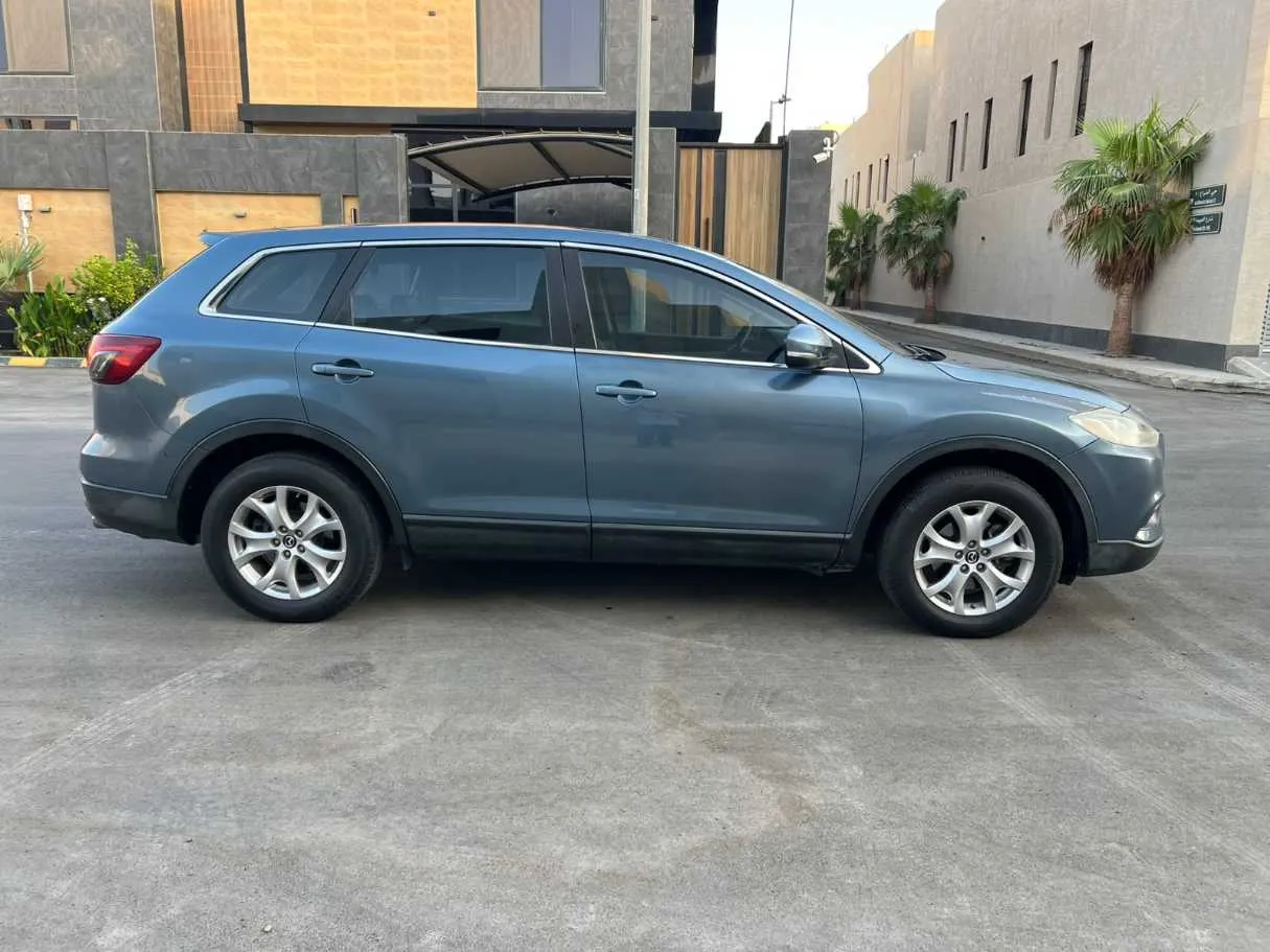 Car image 4