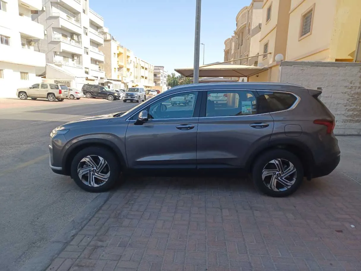 Car image 8