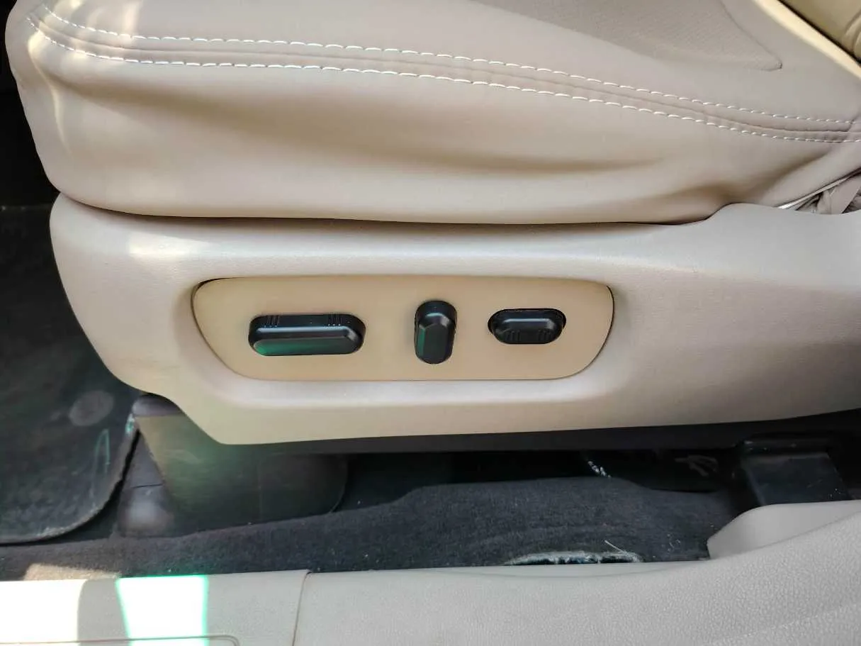 Car image 39