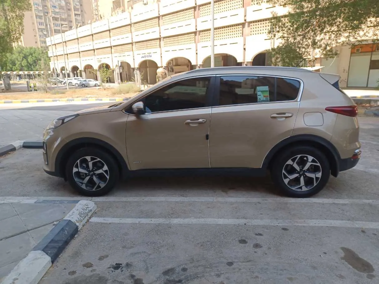 Car image 8