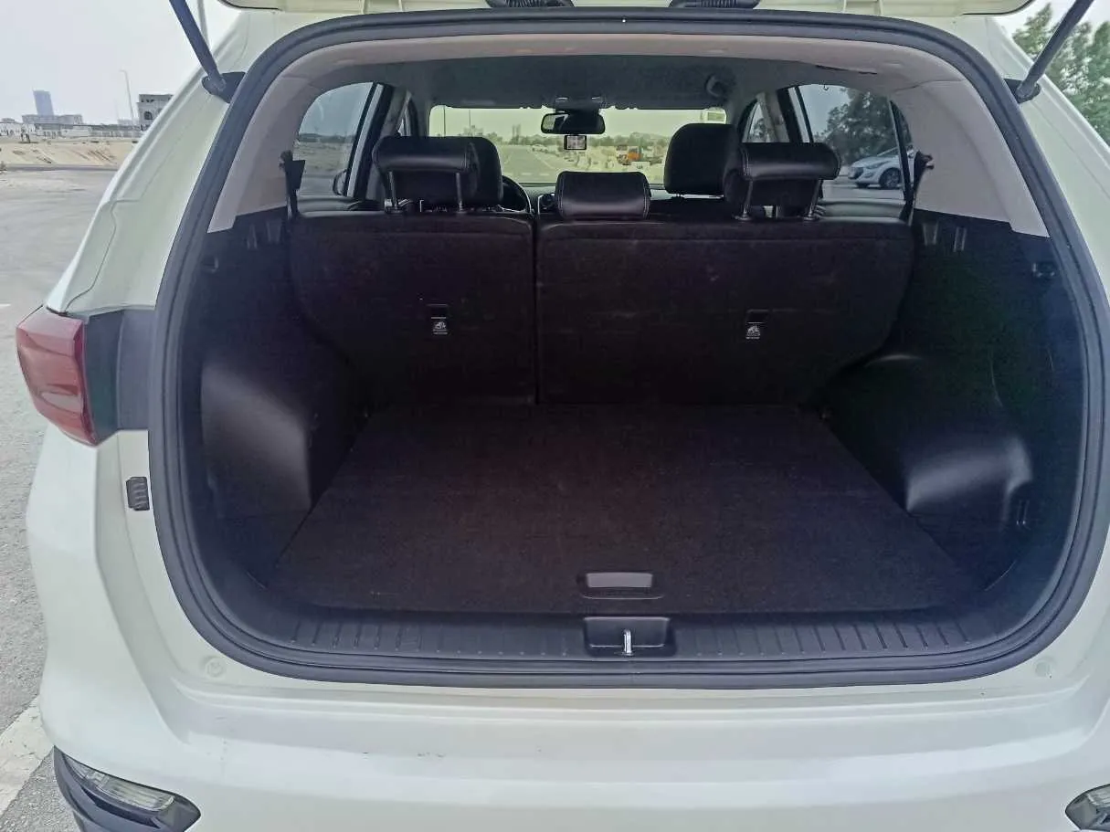 Car image 25