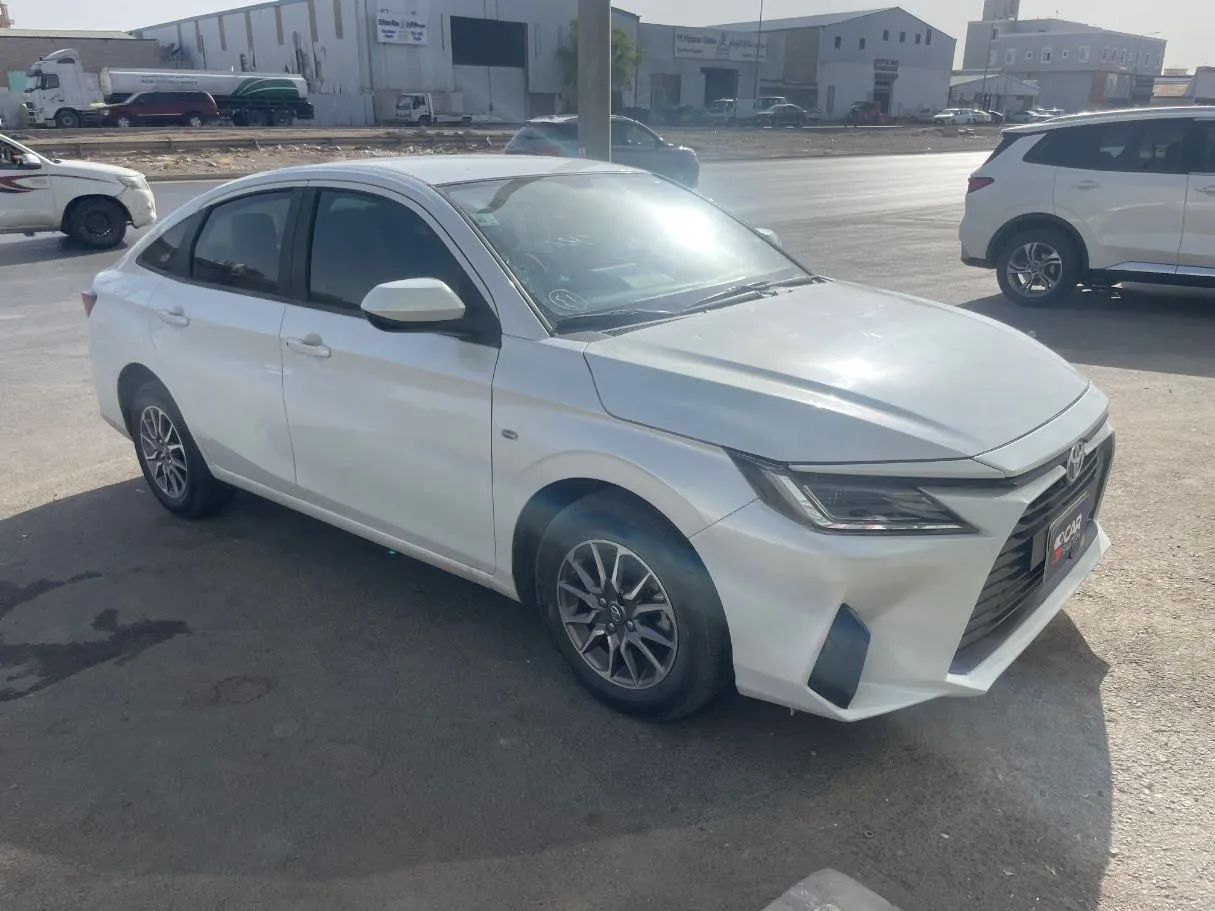 Car image 3
