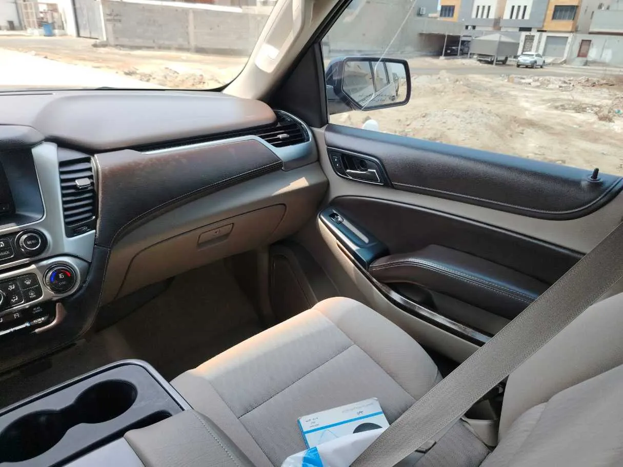 Car image 26