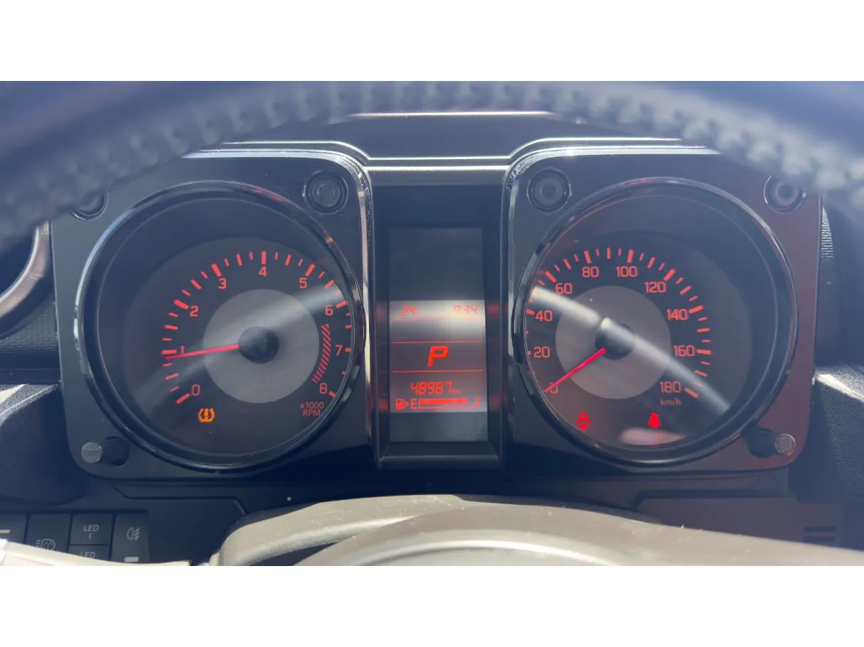 Car image 19