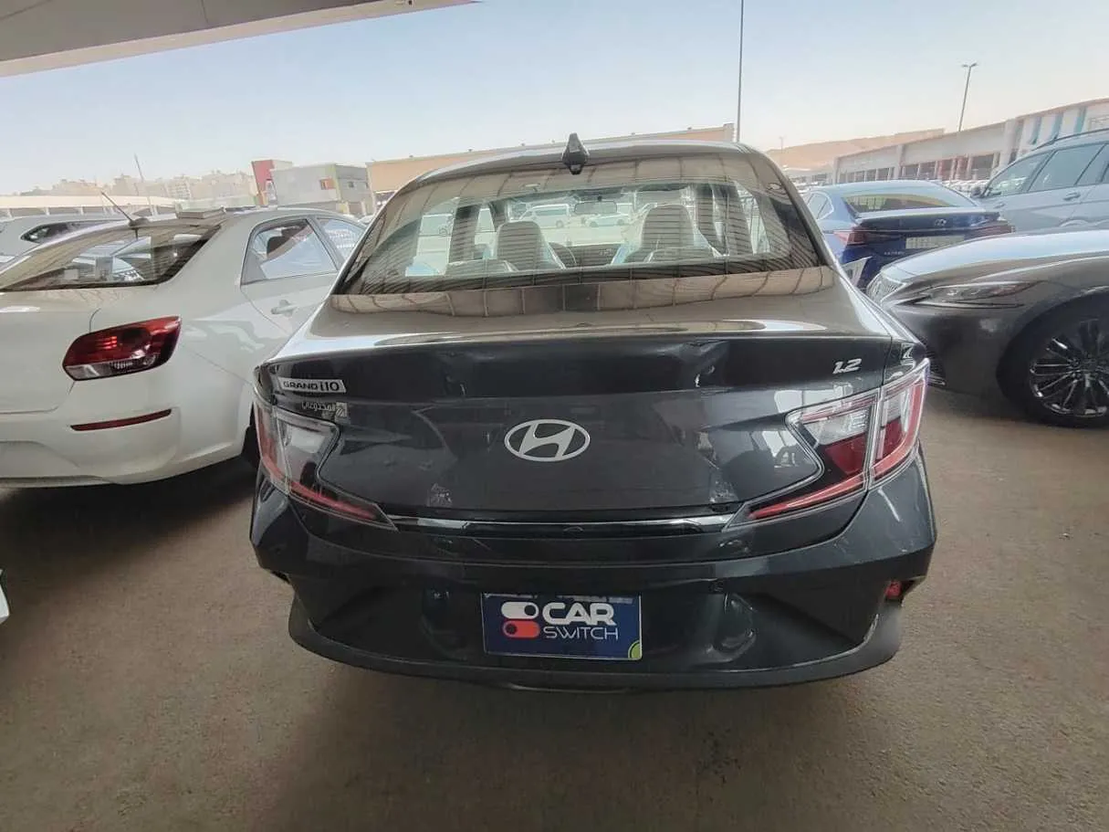 Car image 6