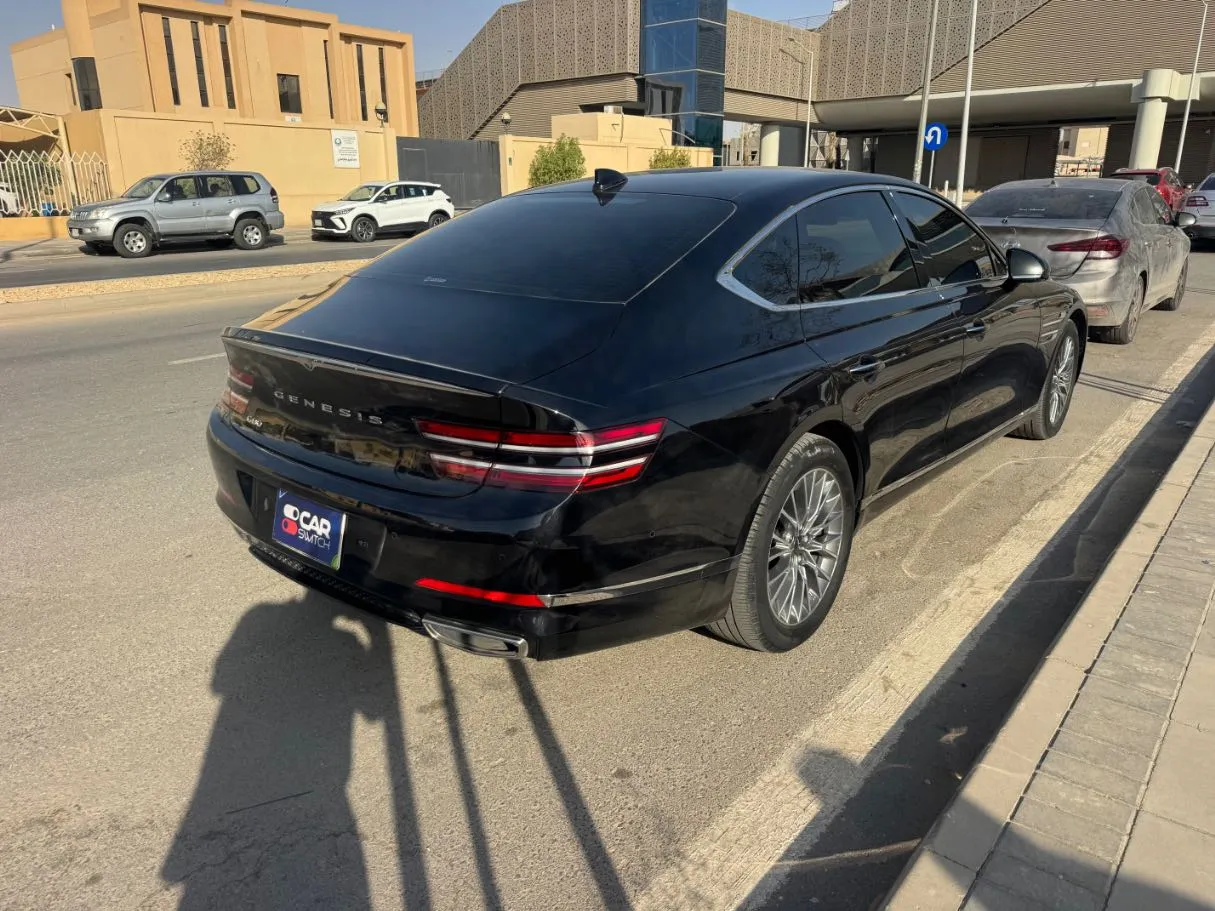 Car image 5