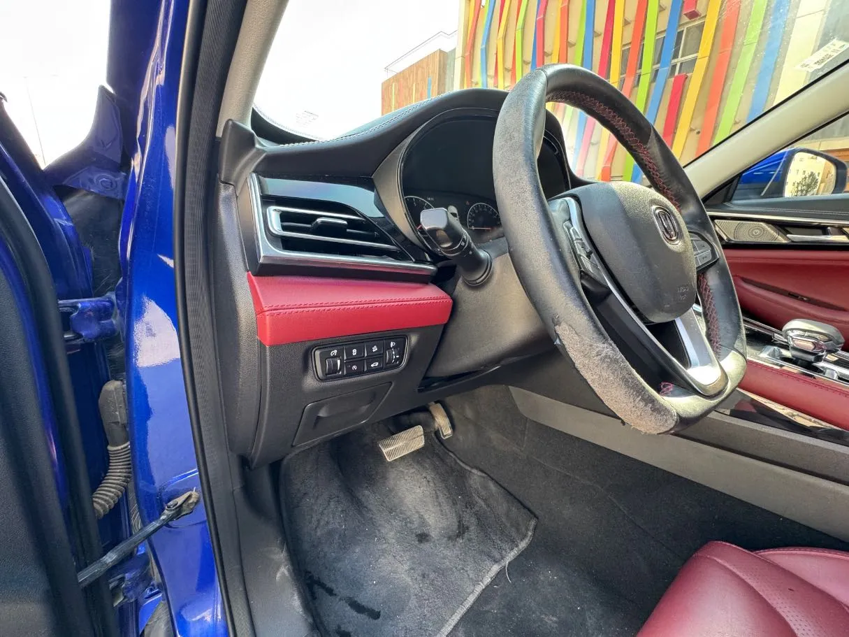 Car image 10