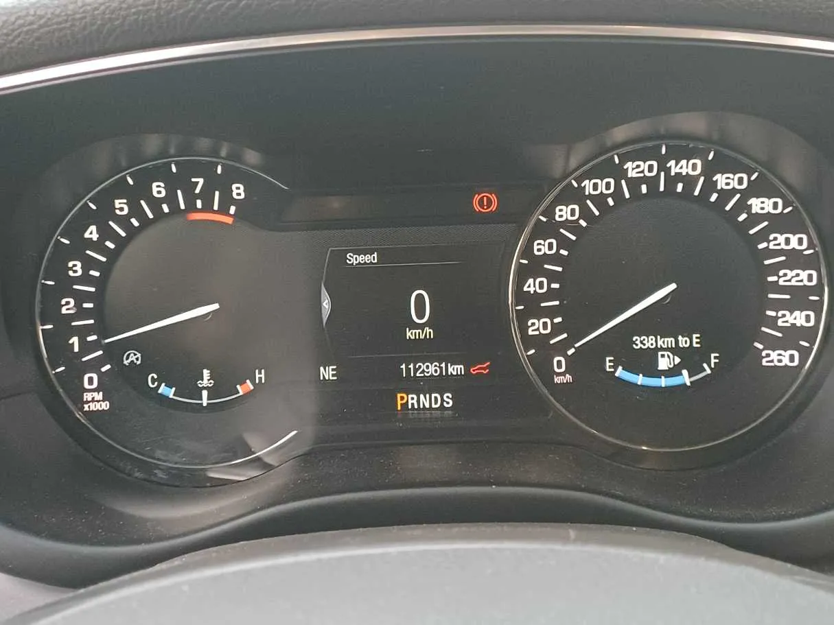 Car image 19