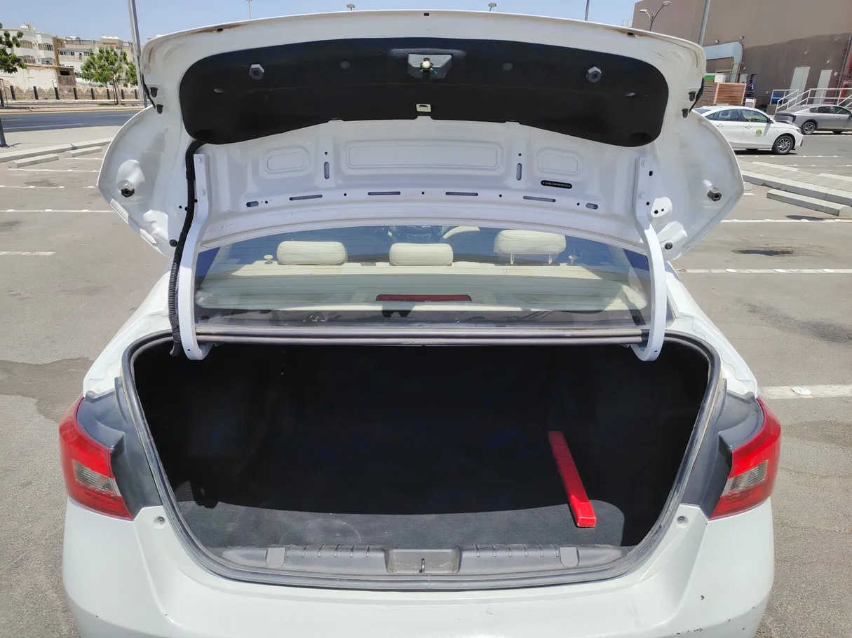 Car image 23