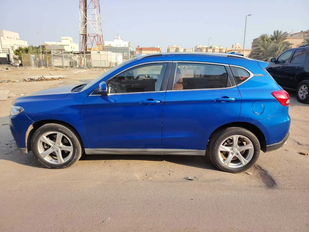 Car image 9