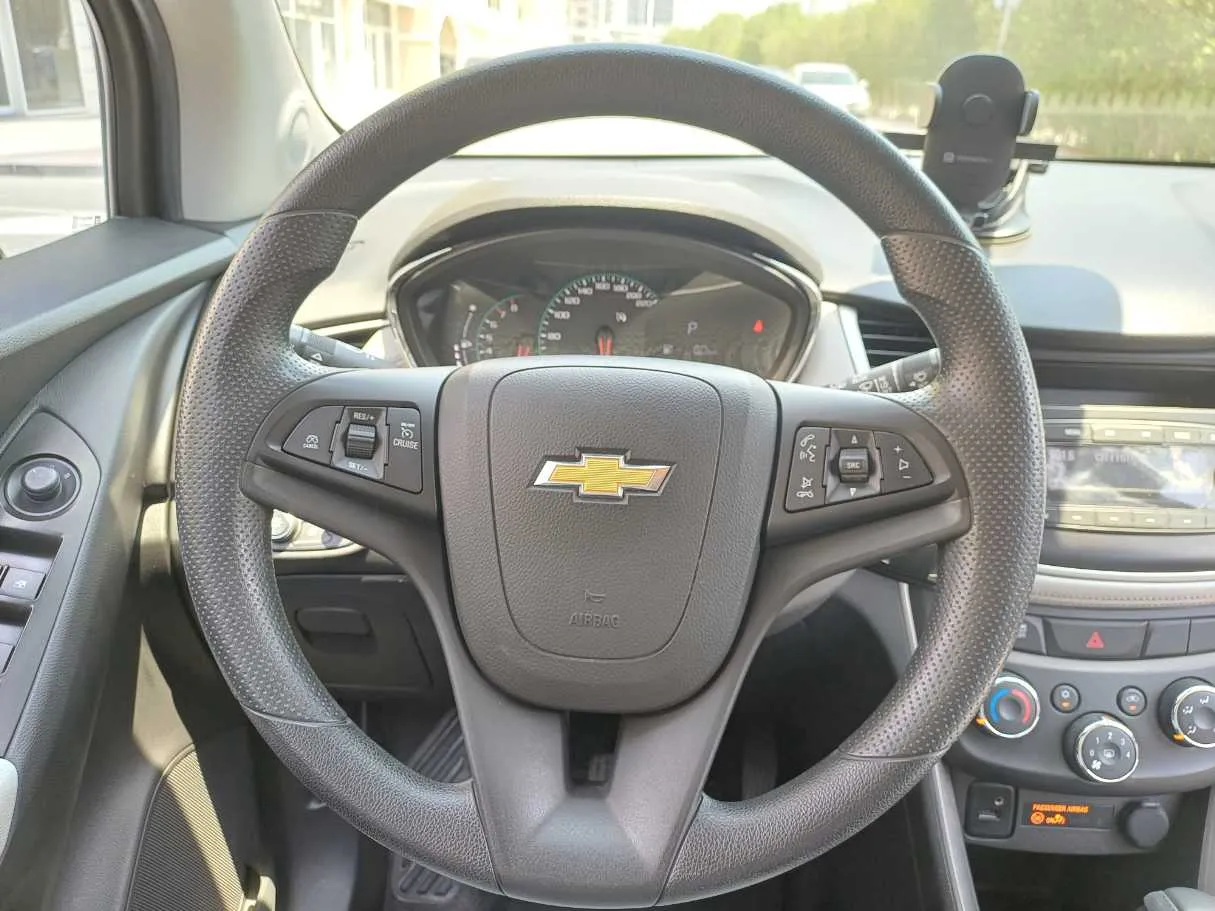 Car image 15