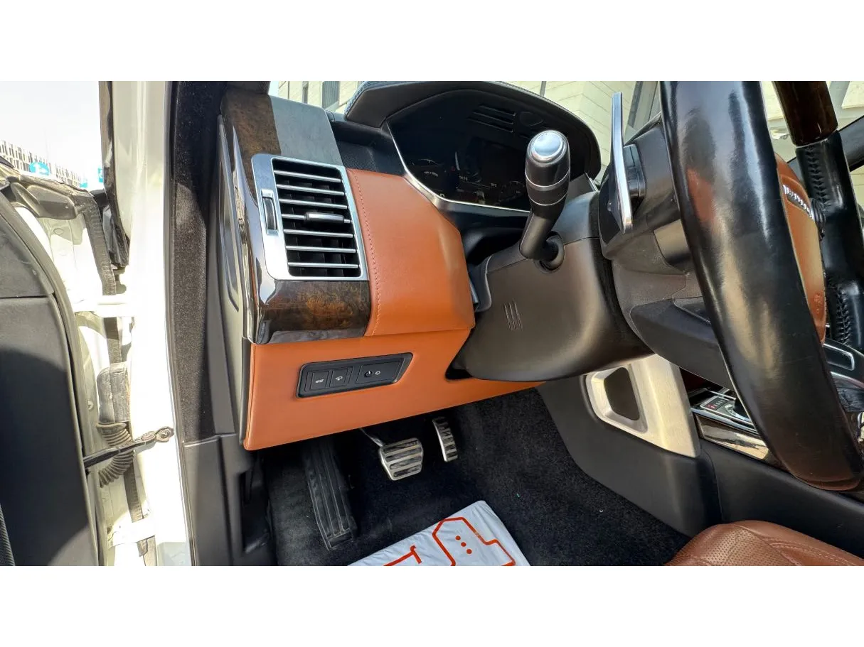 Car image 27