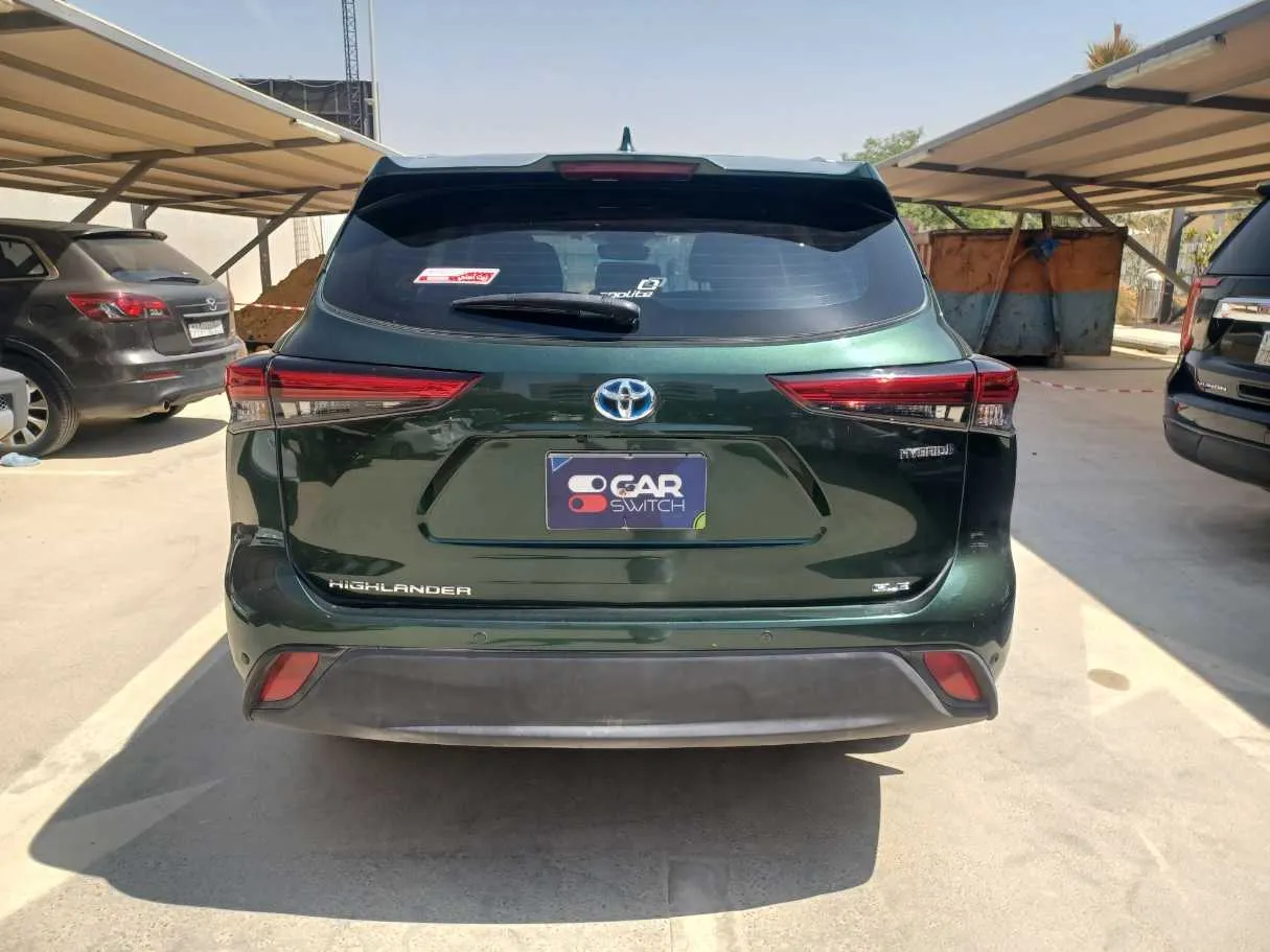 Car image 6