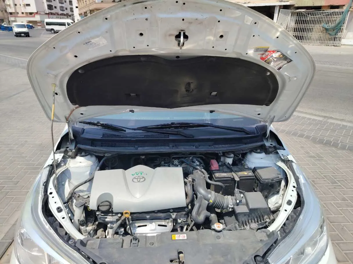 Car image 24