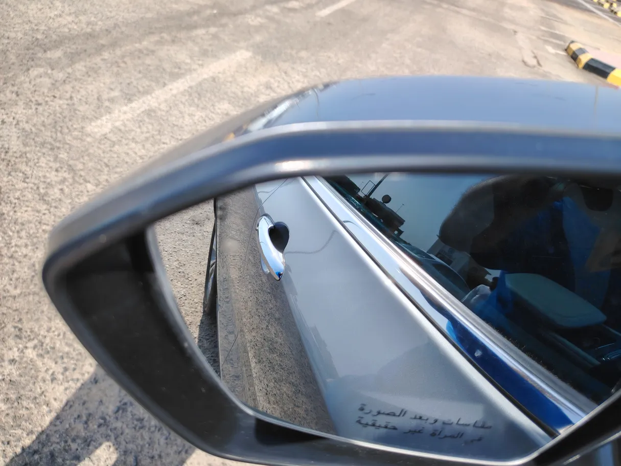 Car image 32