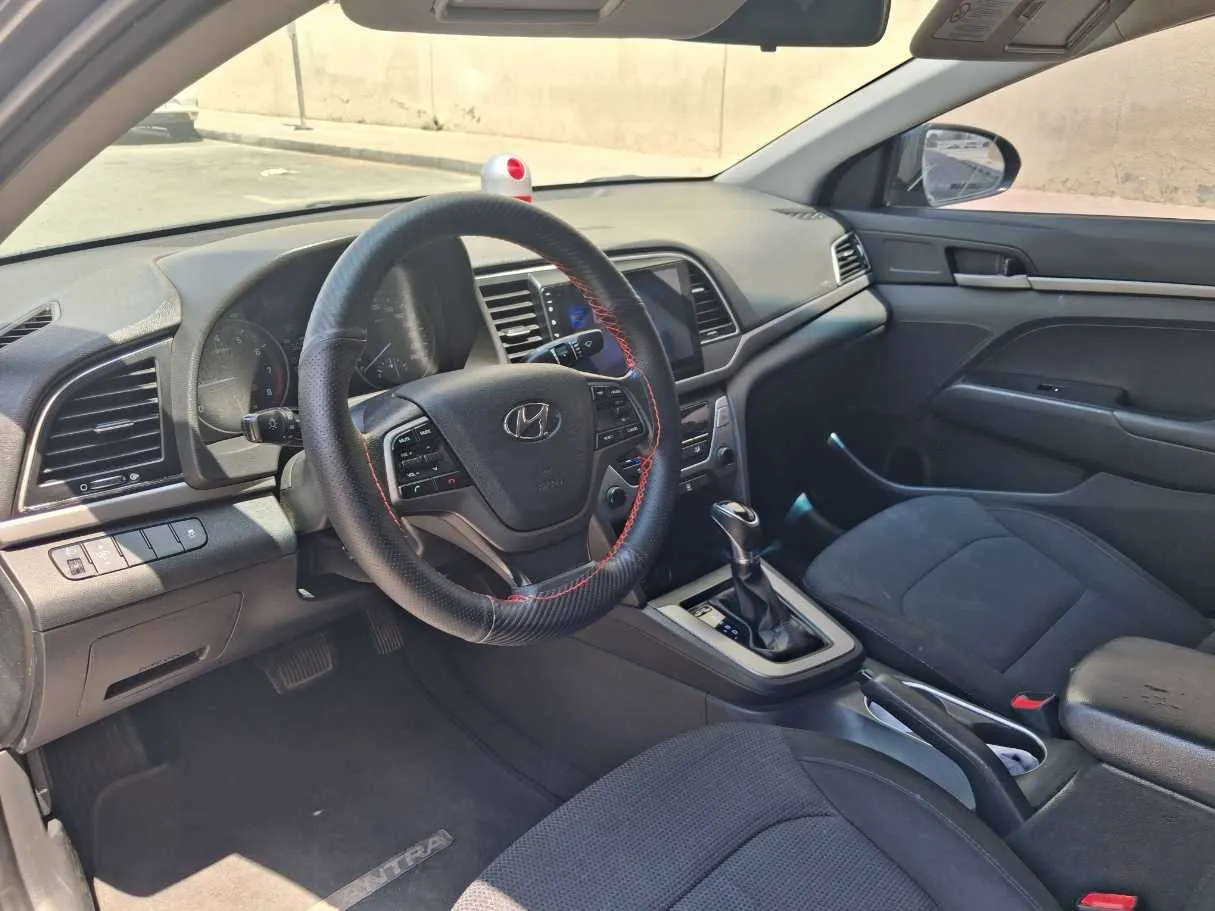 Car image 11