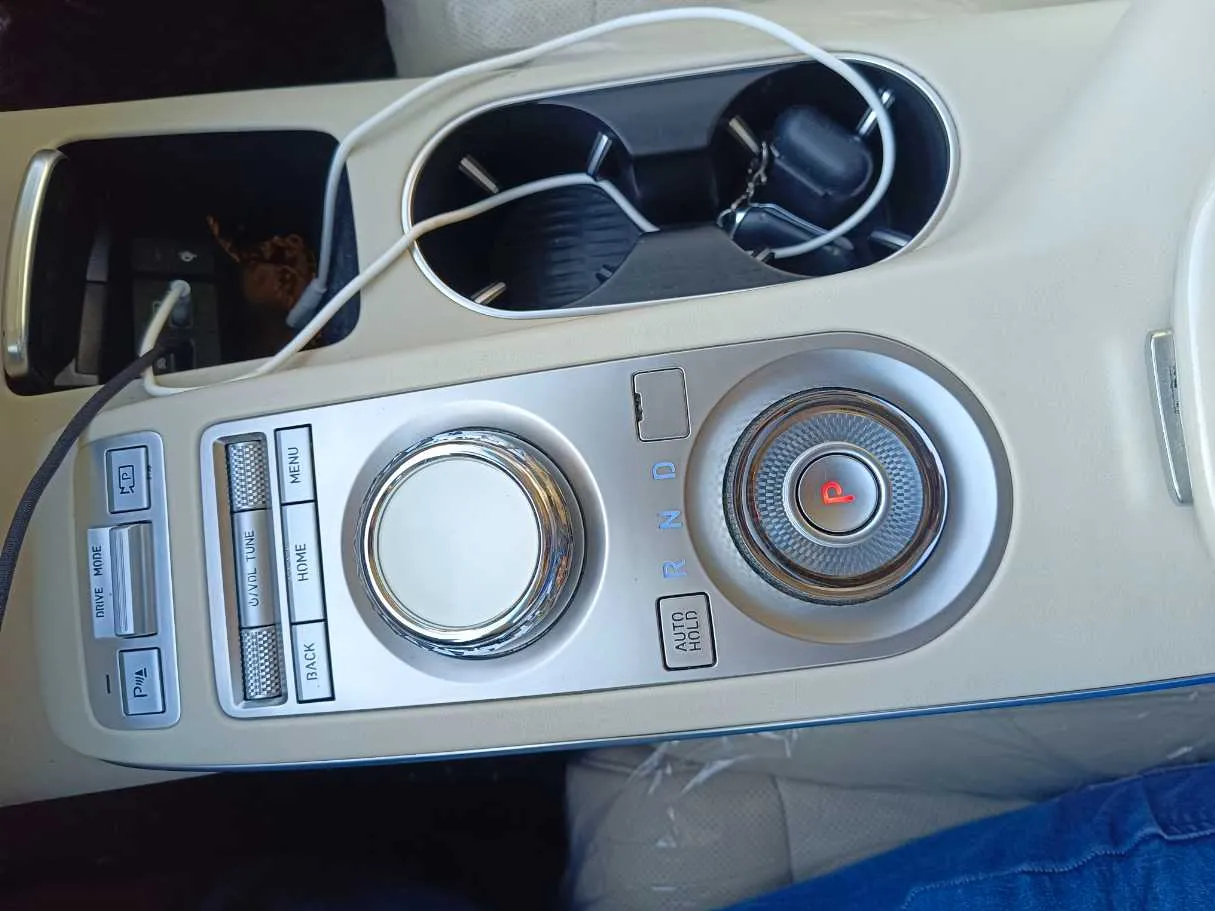 Car image 20