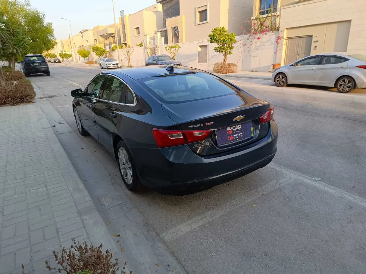 Car image 7
