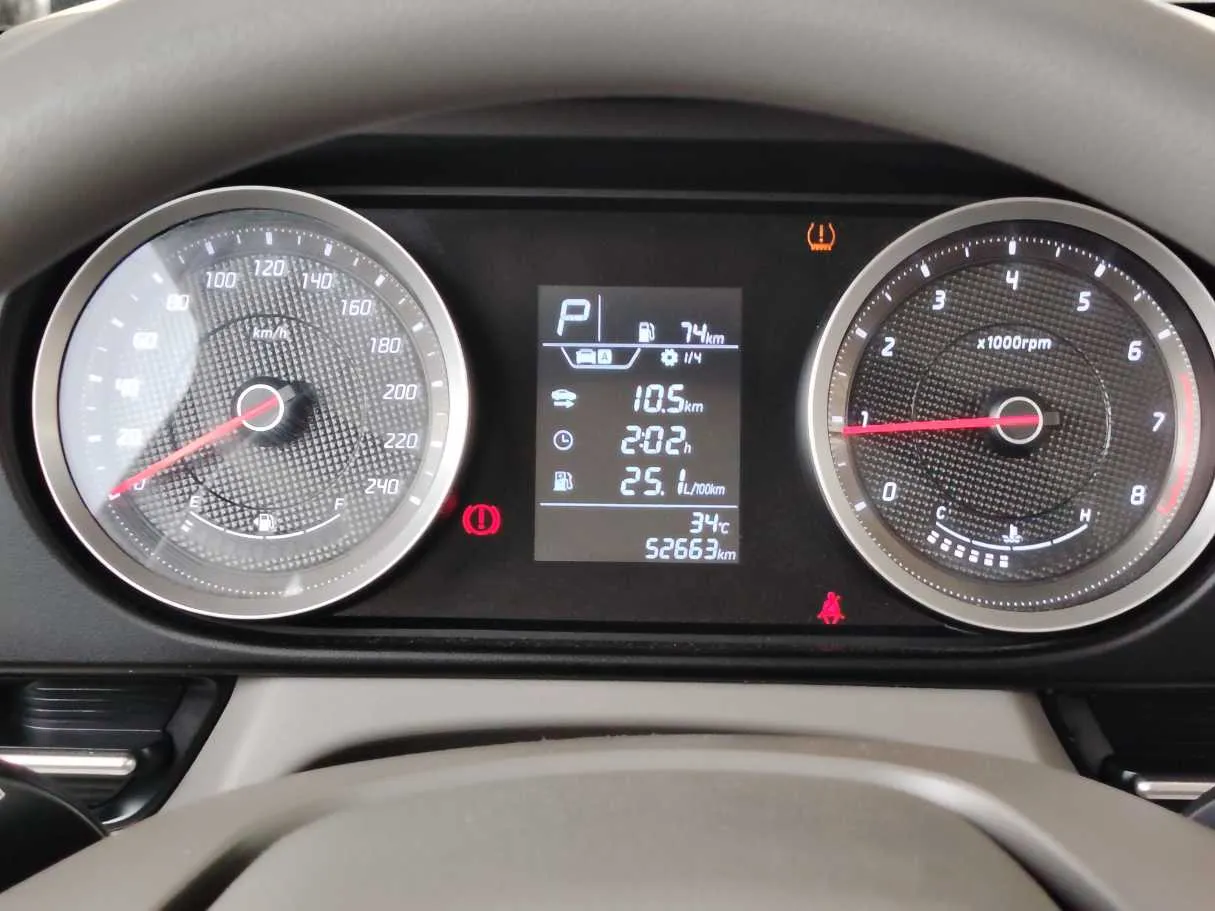 Car image 25
